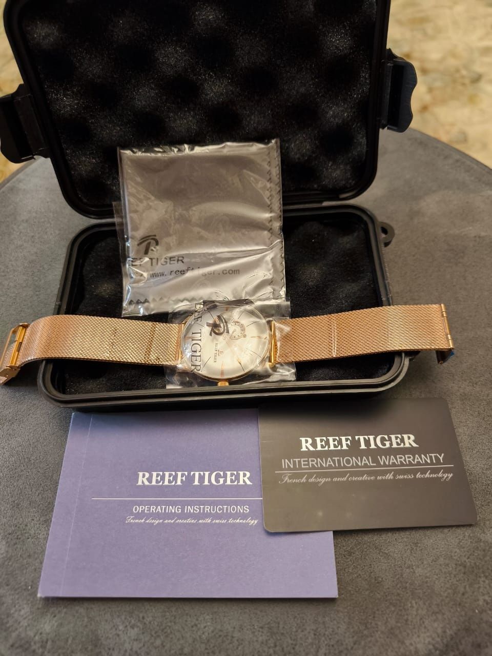 Наручные часы Reef Tiger. Новые.