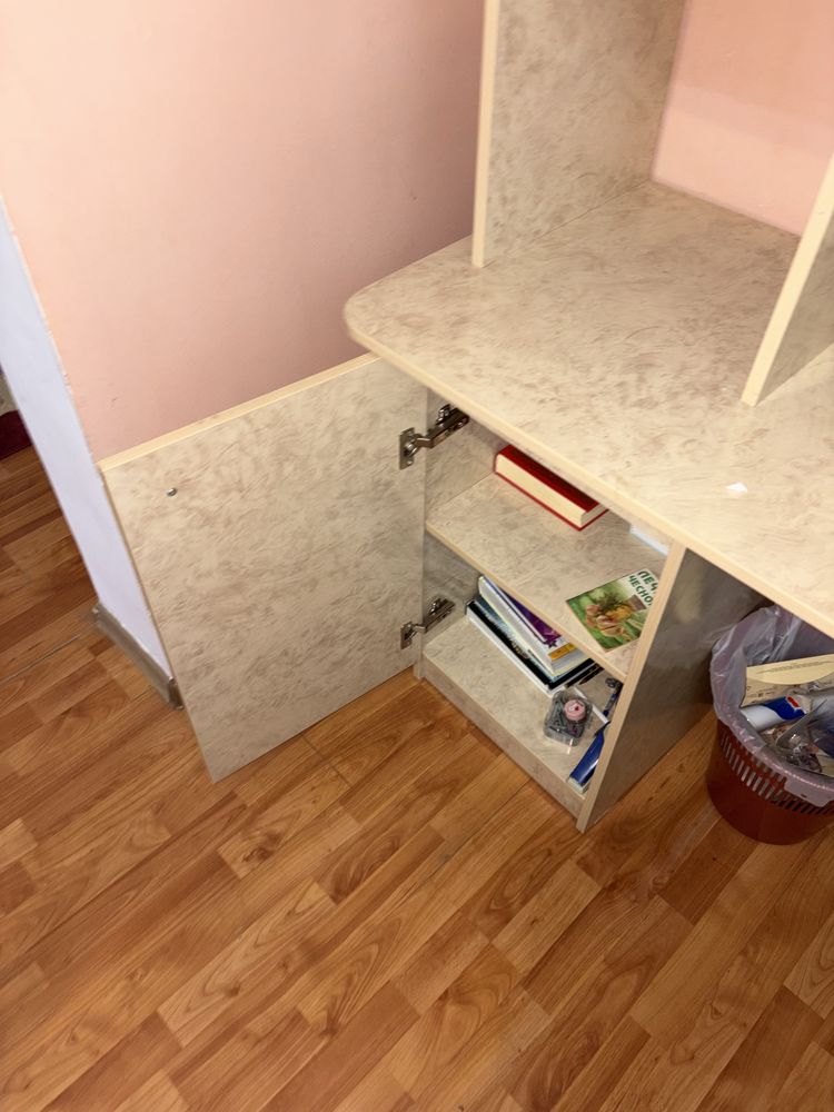 Продаю письменный стол