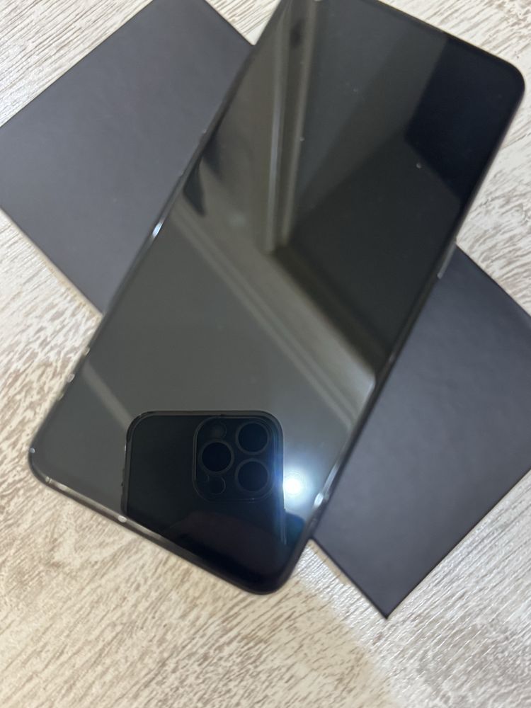 OPPO Reno 5 в идеальном состоянии, полный комплект