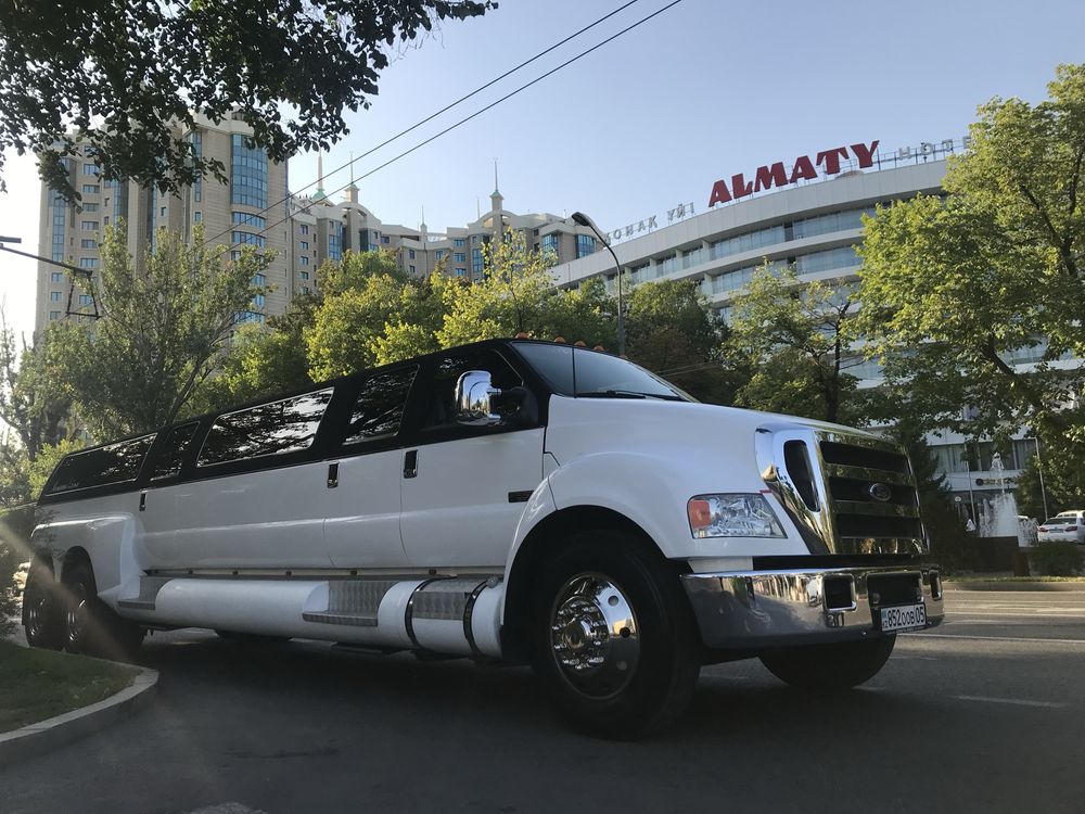 Лимузин Ford F650