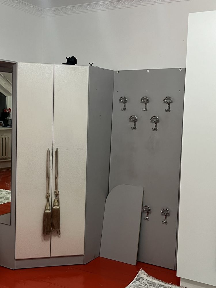 Шкаф для прихожей