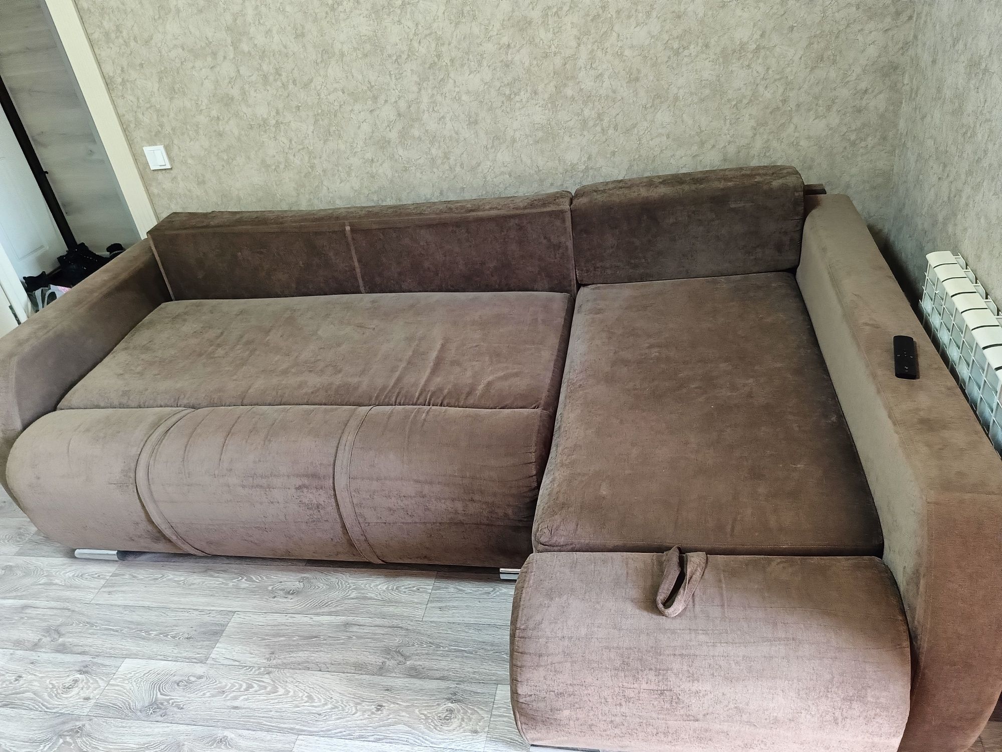 Диван угловой б/у