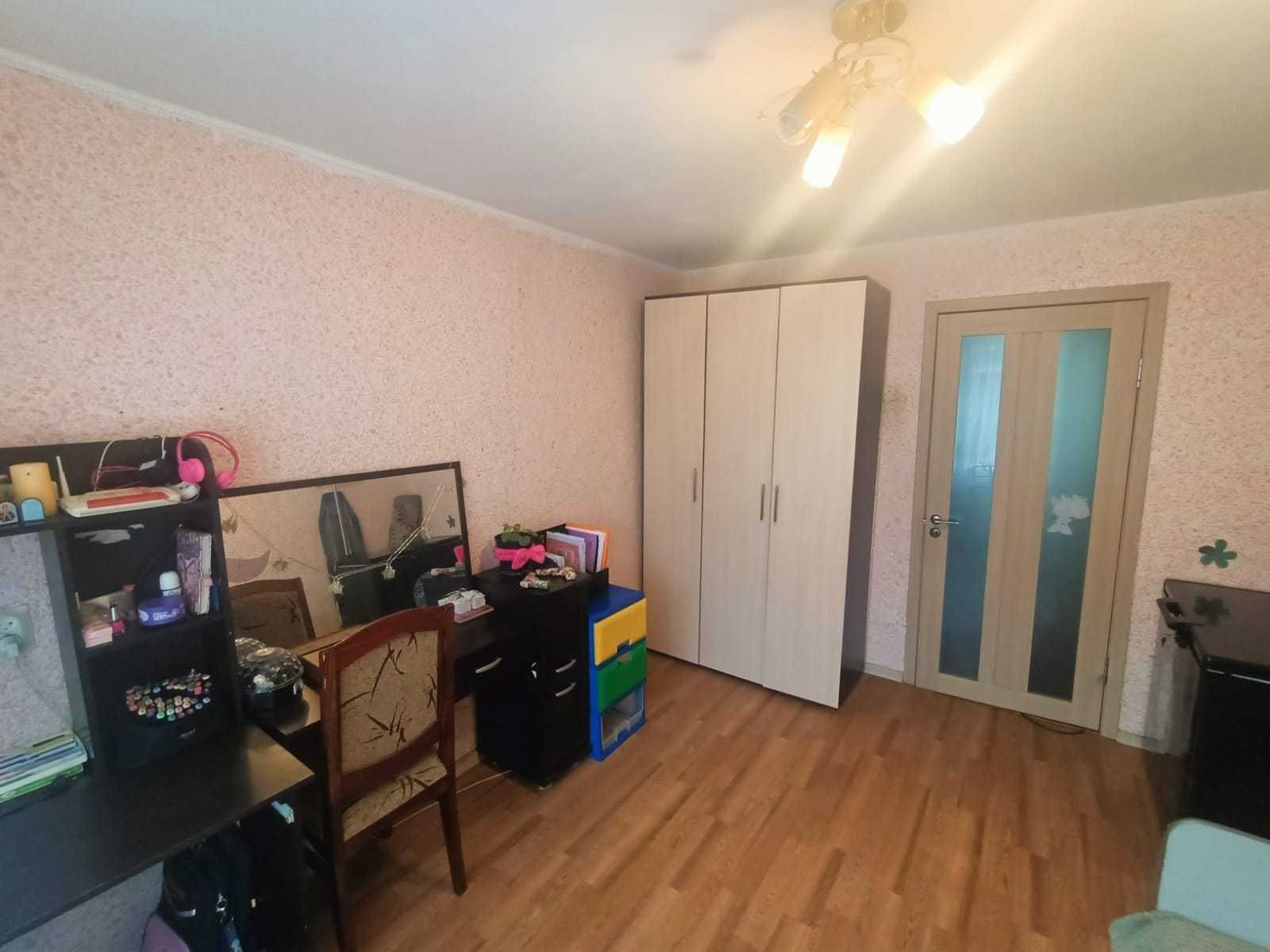 Продам 3-комнатную квартиру в 19 микрорайоне