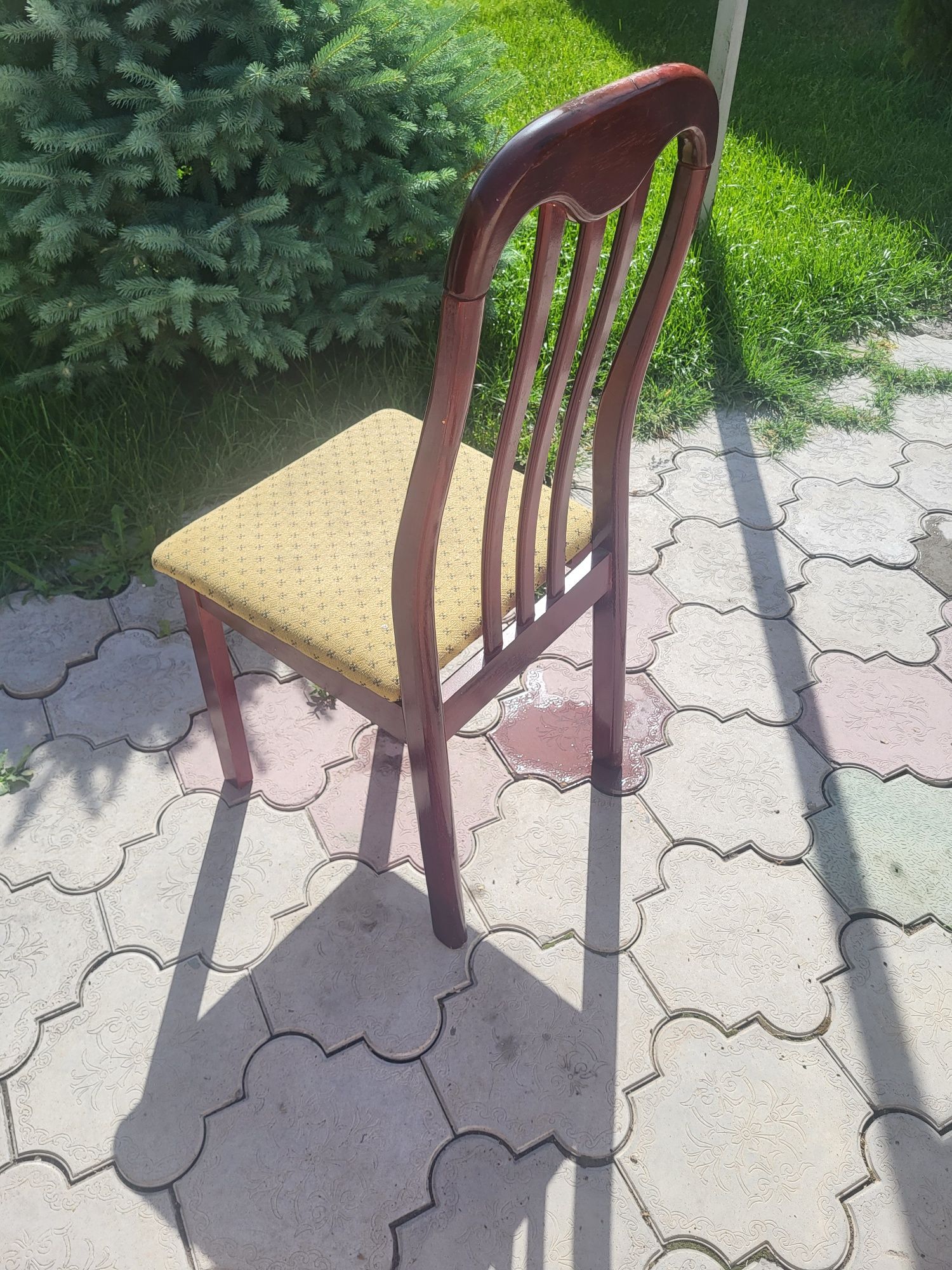 Стулья деревянные 8 шт продам
