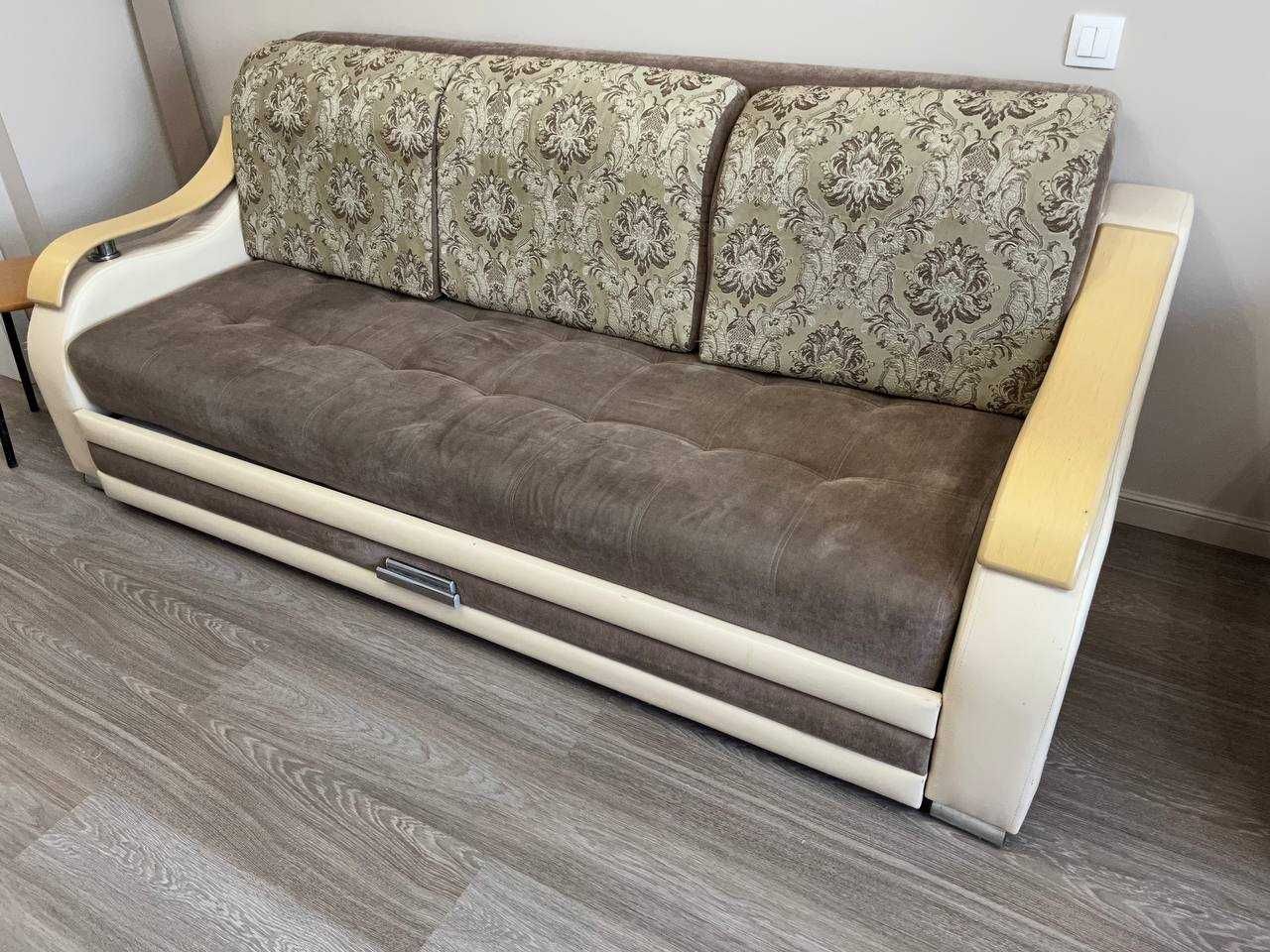 Раскладной диван б/у