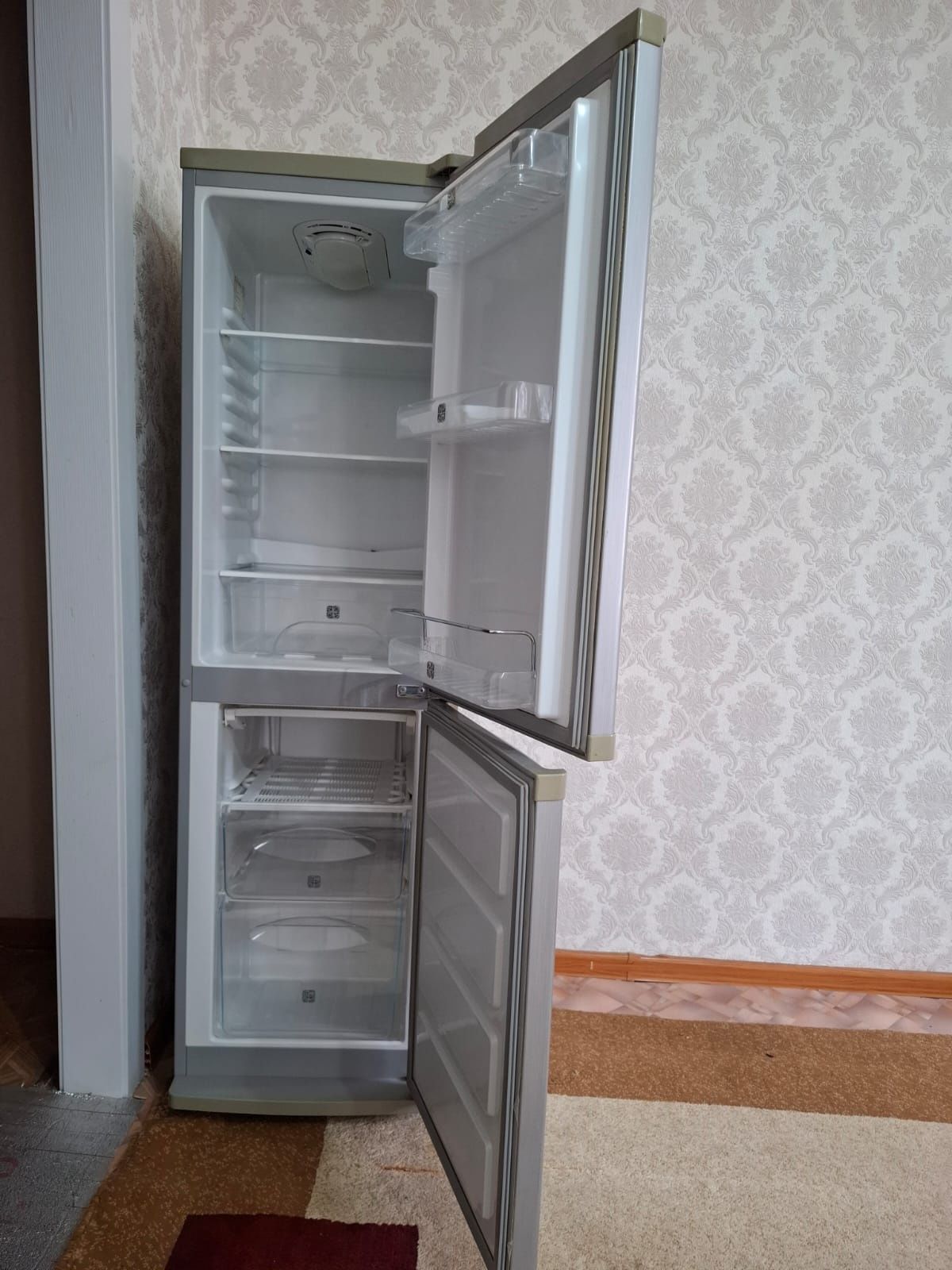 Двухкамерный холодильник Samsung RL17MBMS1/BWT
