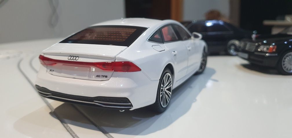 Модель Audi А7  1:24