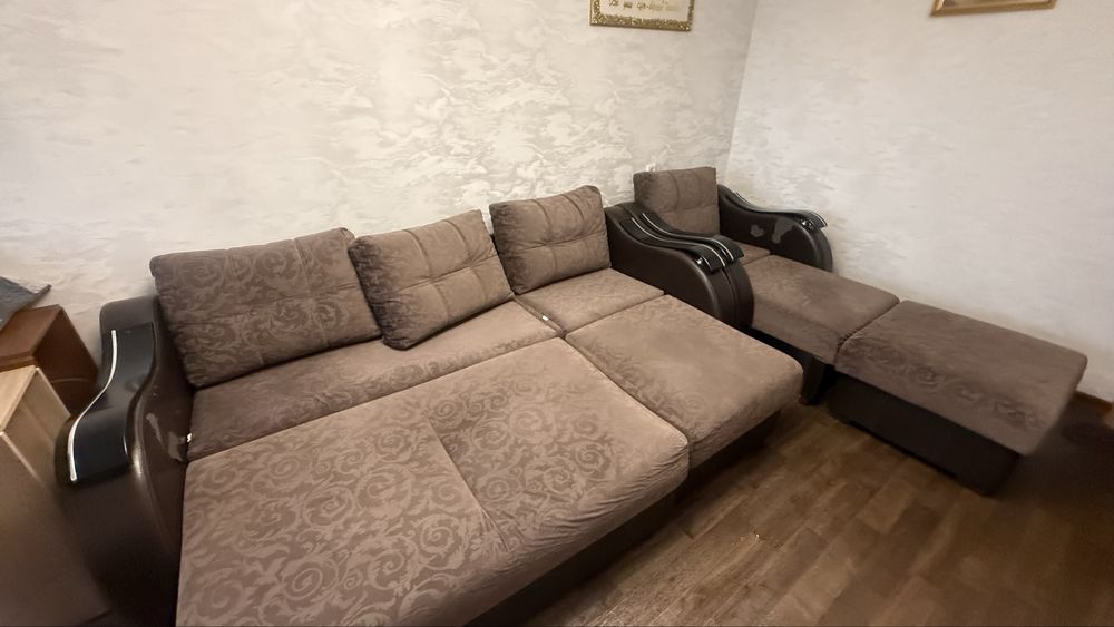 Продам гостинный диван, кресло и пуфик