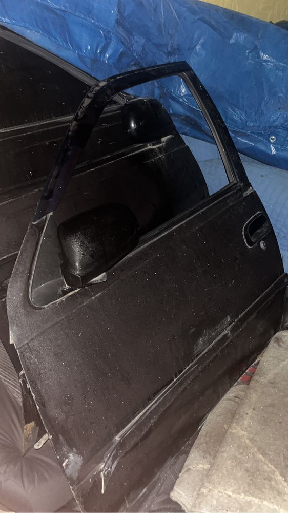 Daewoo Nexia есть все запчасти.Двигатель,Капот,крыло,фары,бампер,шины