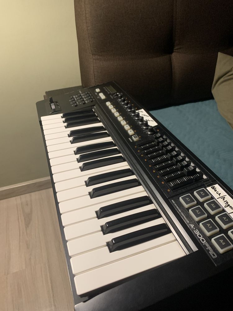 MIDI-клавиатура Roland A300 Pro
