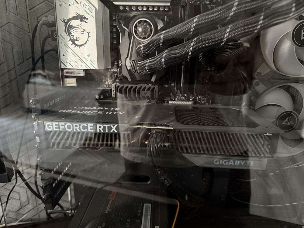 Видеокарта RTX 4070 SUPER