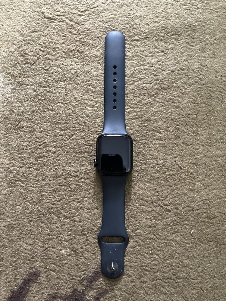 Aple watch часы , продаю в связи с тем что не пользуюсь , цена договор