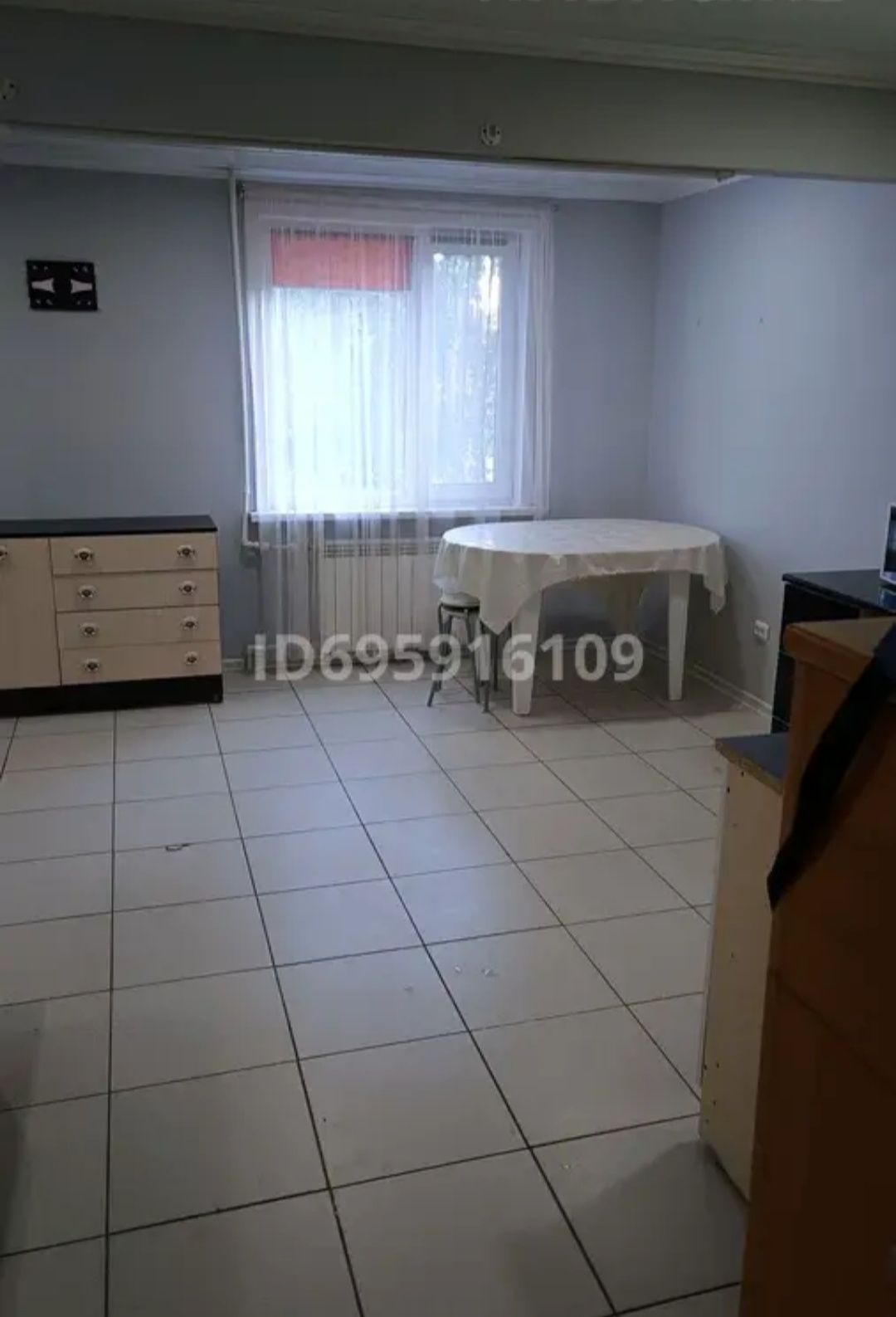 Продам квартиру в бывшем общежитии на пр.Абылайхана