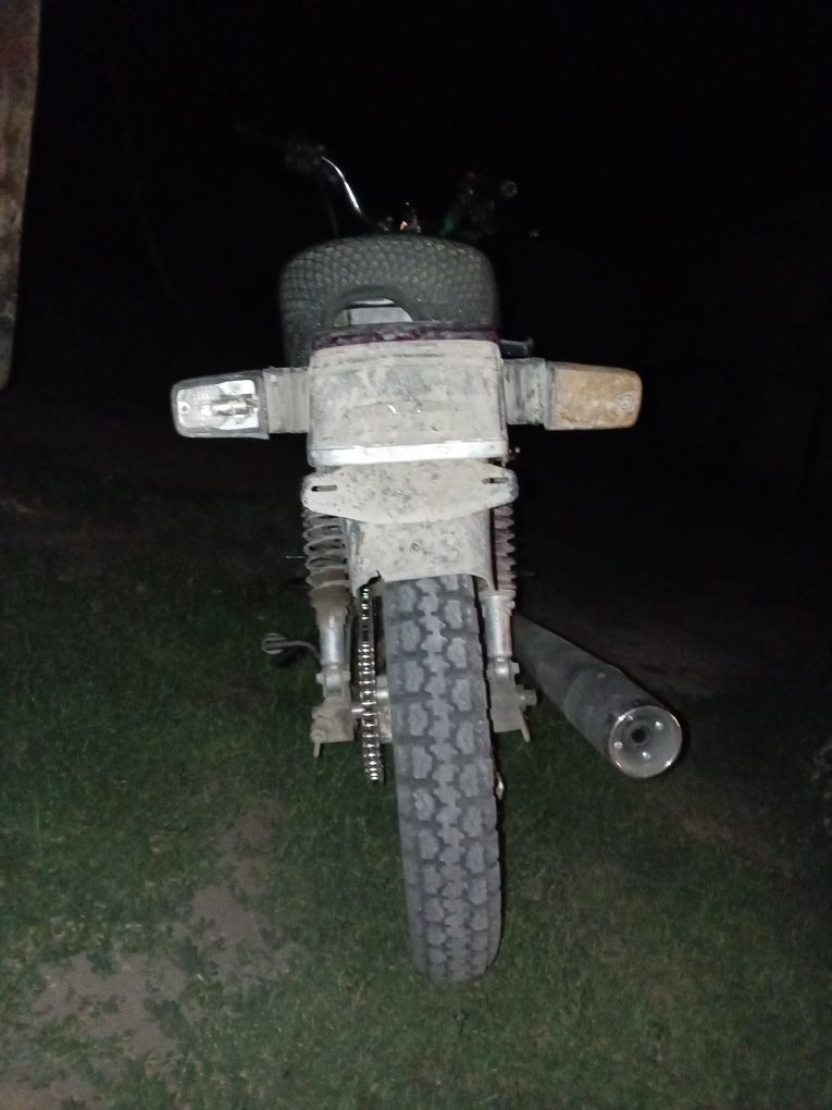 Продаю мотоцикл в вроде нормальном состоянии очень срочно