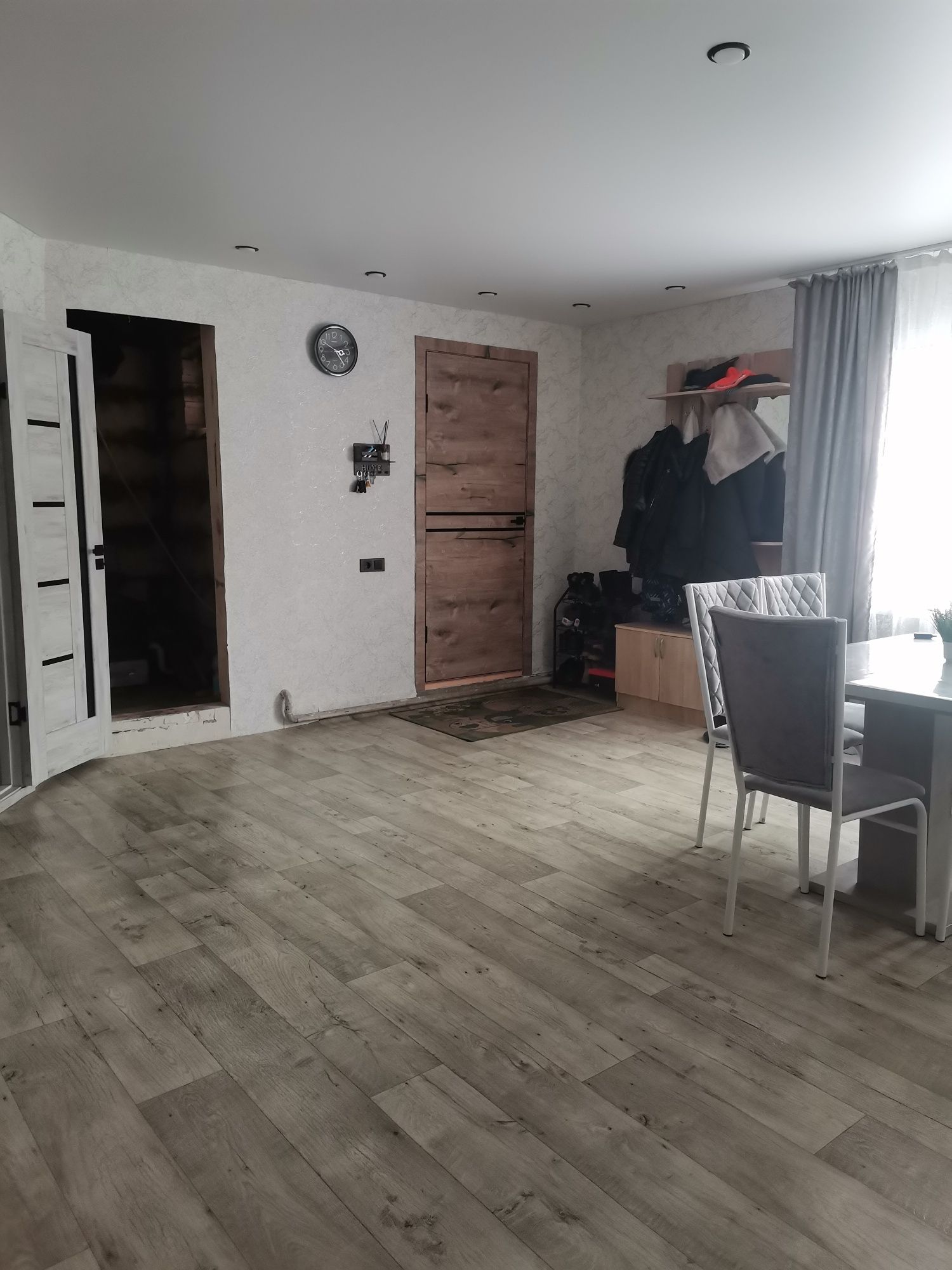 Продам, 3 ком кв. Дом на 4 хозяина.