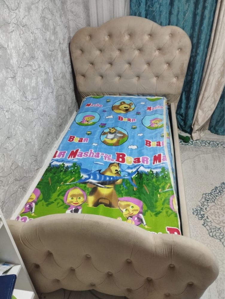 Срочно продам мебель и технику связи переездом