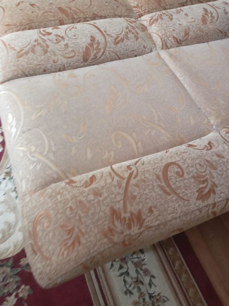 Продам диван в отличном состоянии