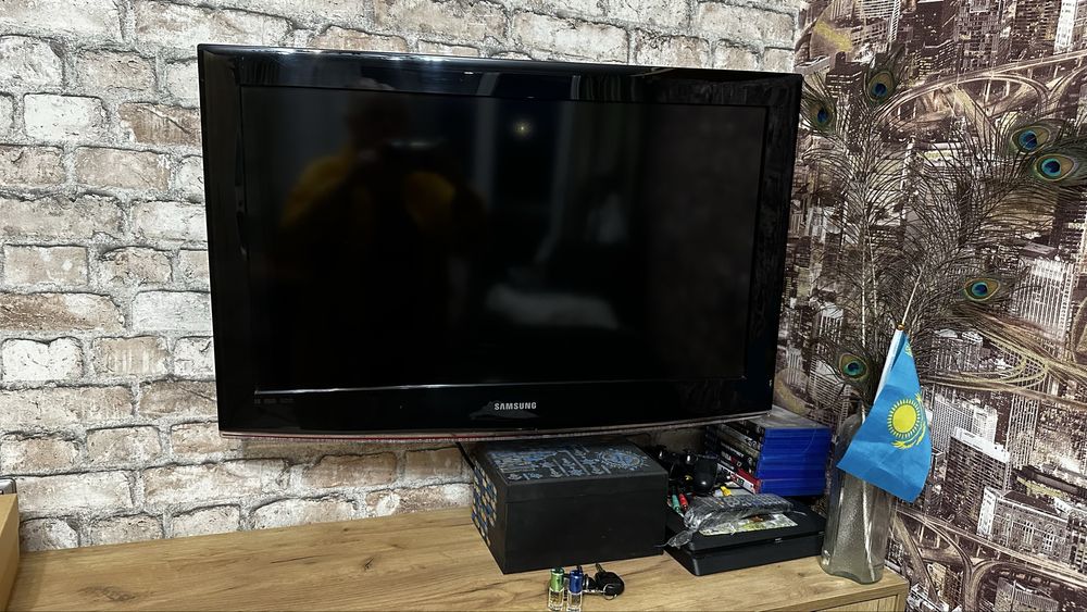 Телевизор Samsung LE32B450C4W