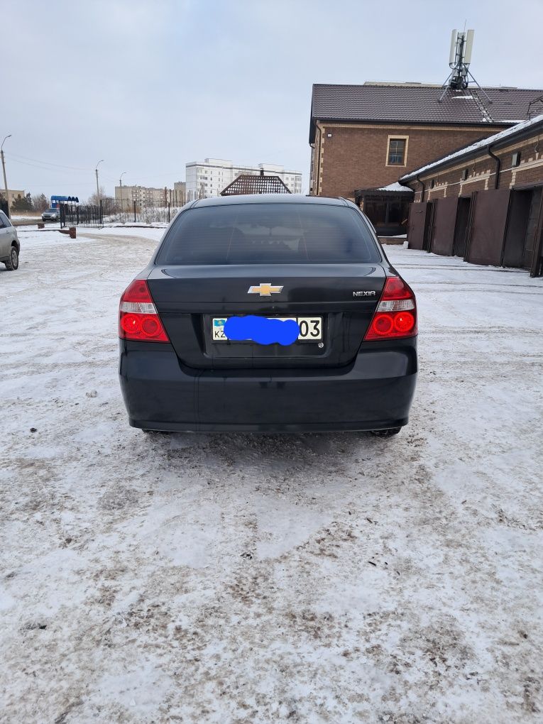 Шевролет нексия.