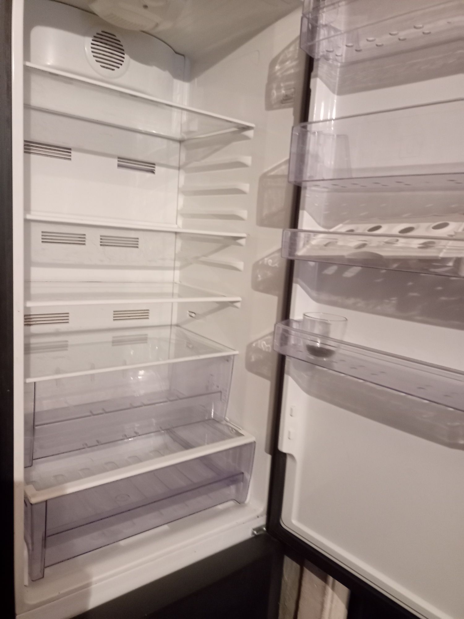 Продам холодильник в отличном состоянии