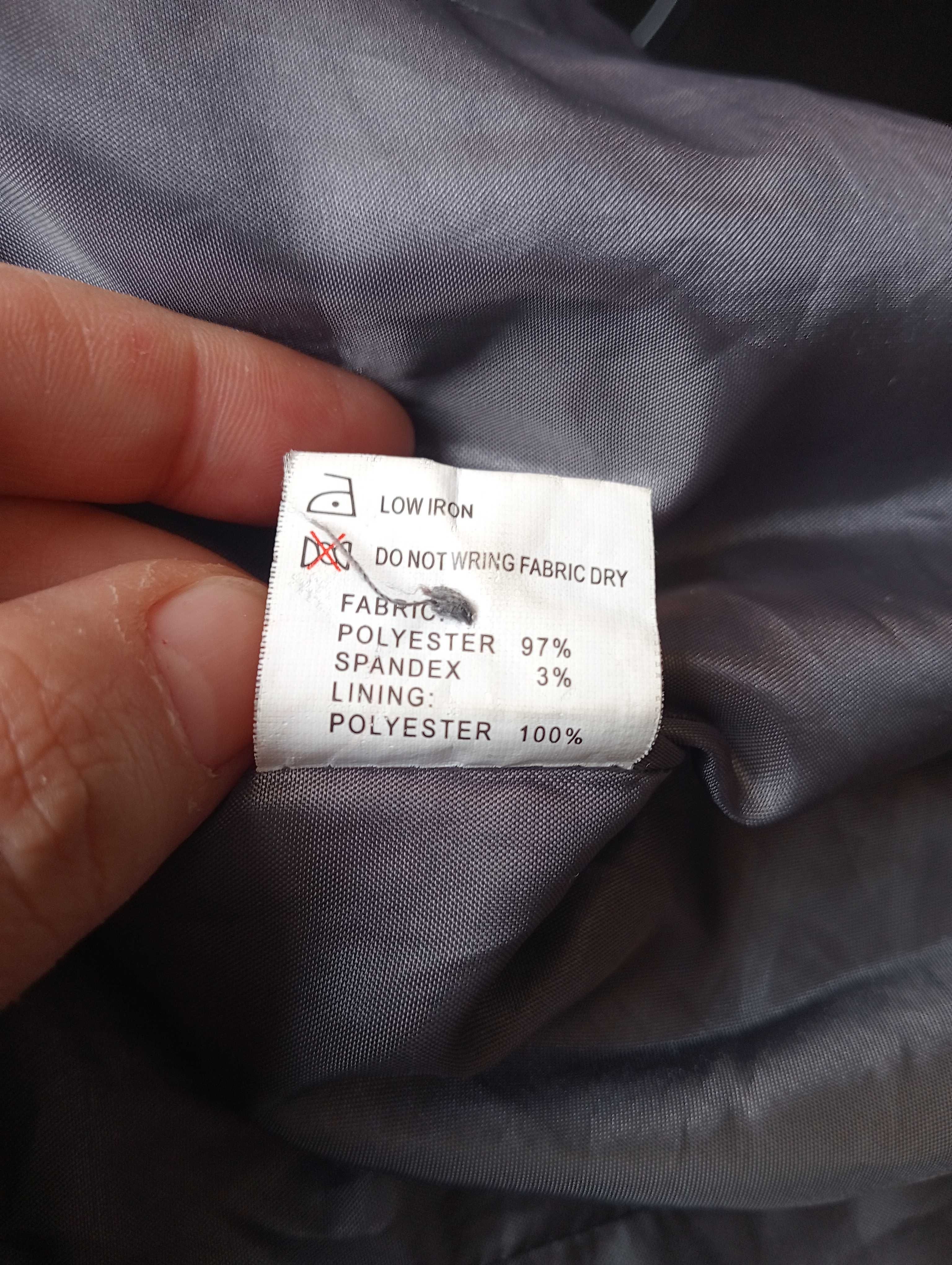 Продам клетчатый костюм тройка