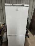 Продам Холодильник Indesit