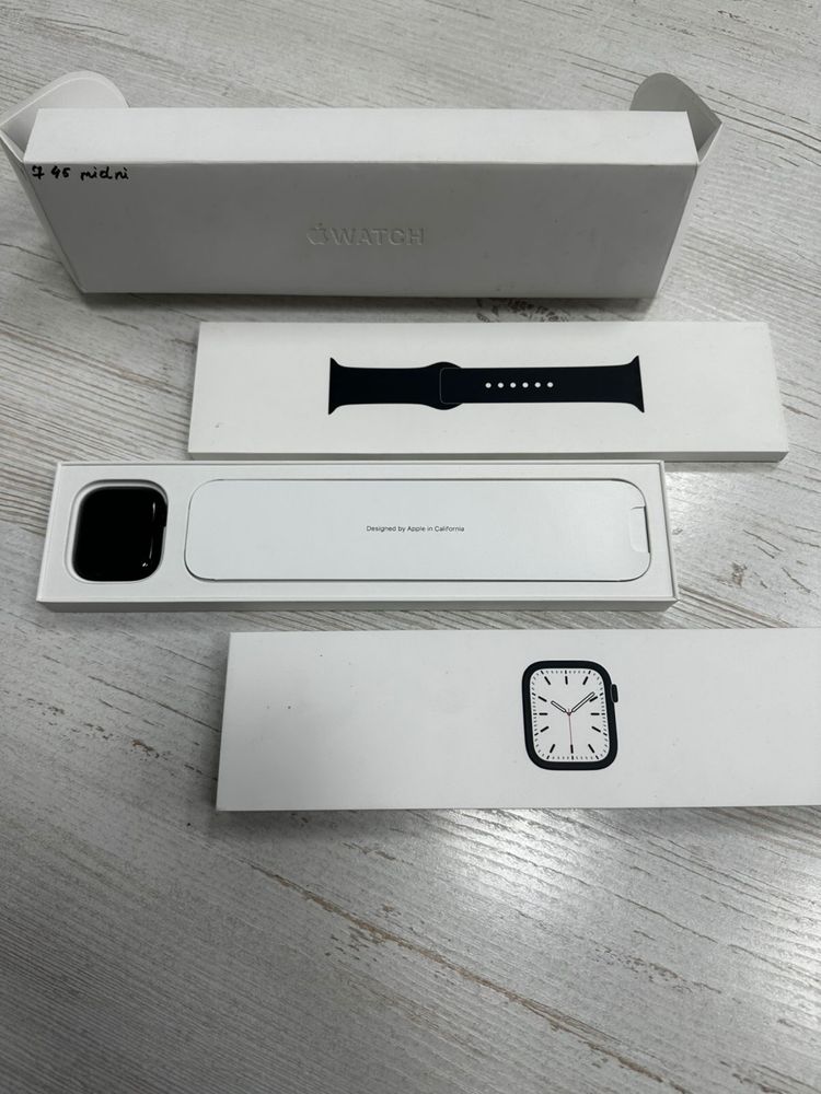 Часы Apple Watch 7
