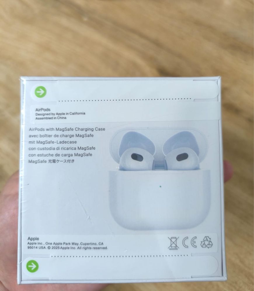AirPods 3 продается
