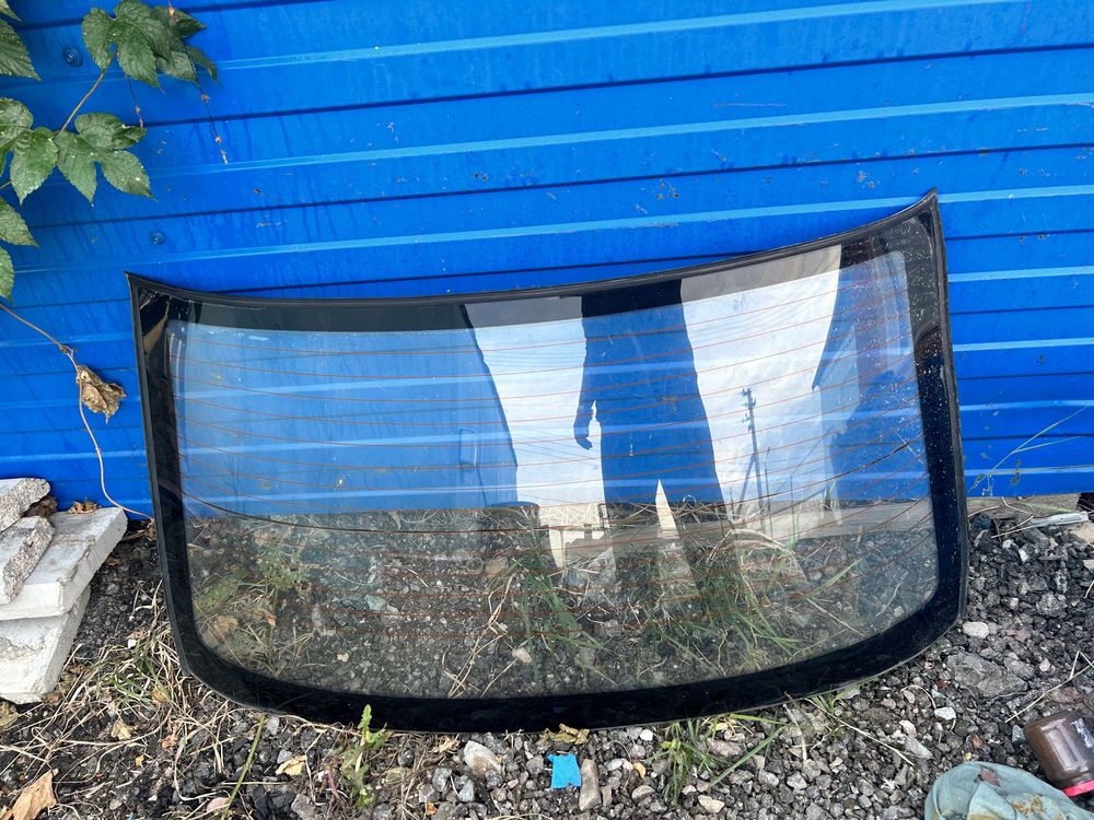 Заднее Стекло Приора Седан 2110 подходит