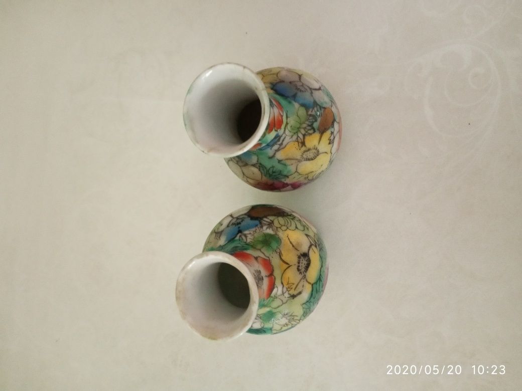 Вазочки китайские маленькие.