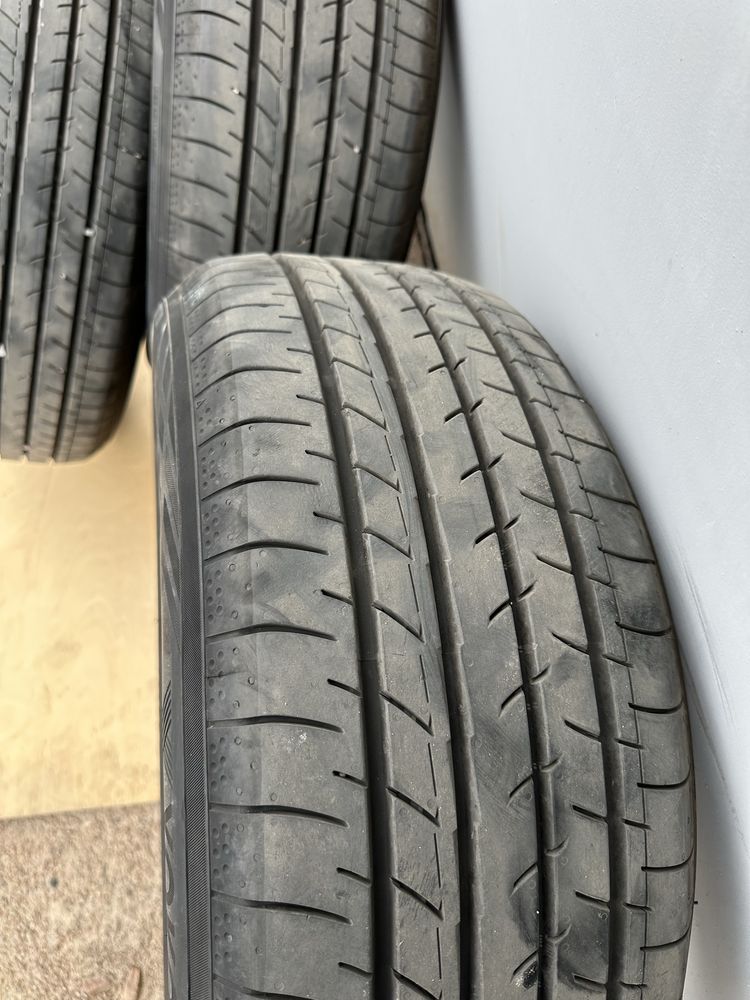 Шыны Yokohama 215/55R17