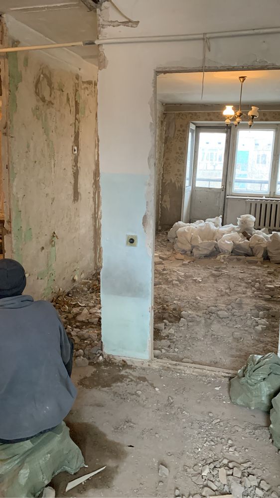 Демонтаж стен полов штукатурки