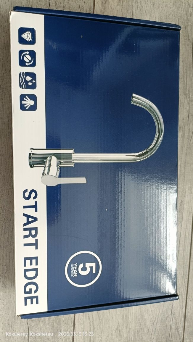Смеситель Grohe белый для раковины