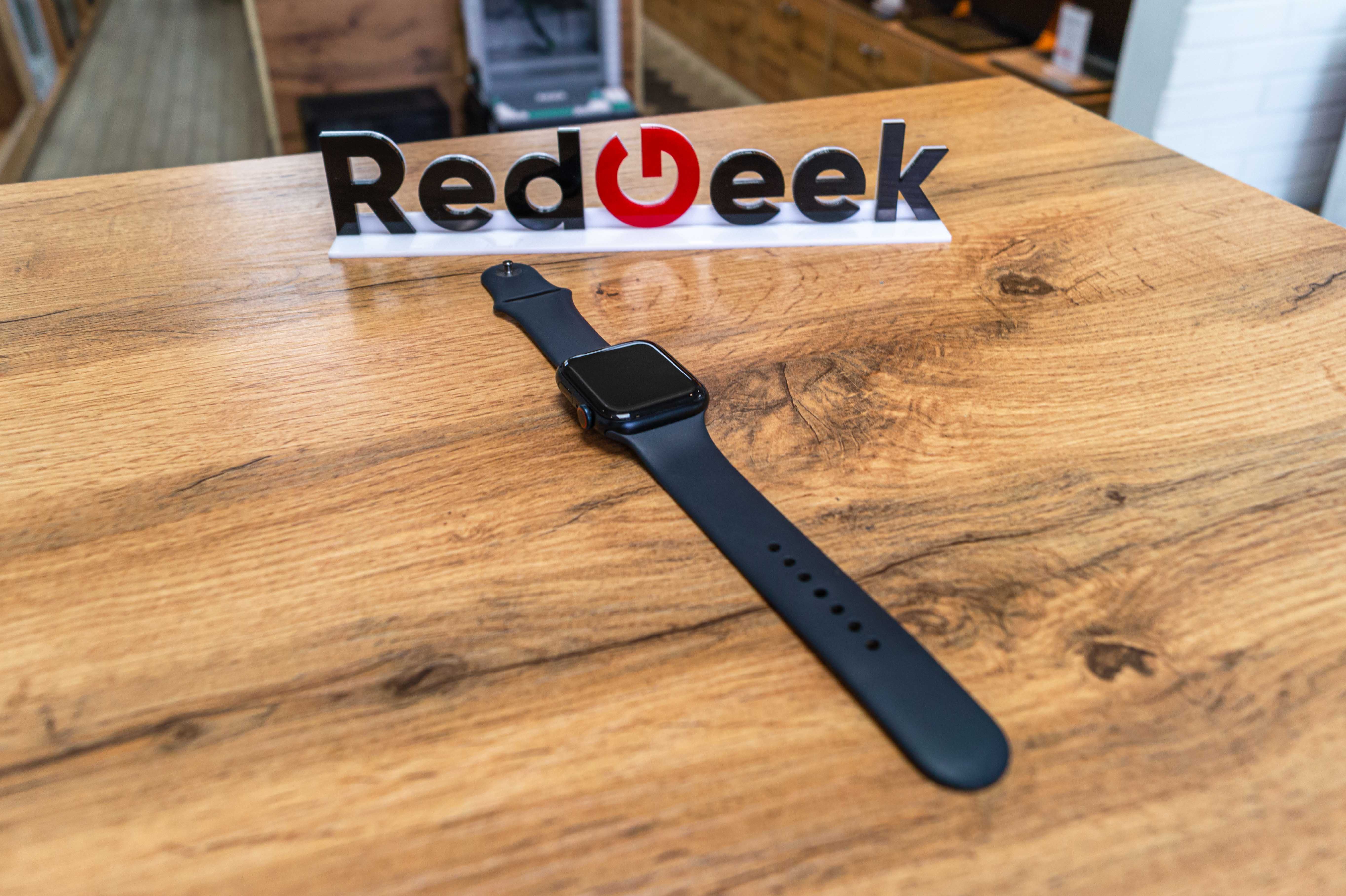 Apple Watch SE 2nd Gen| 44mm| Silver Aluminum| Магазин Red Geek