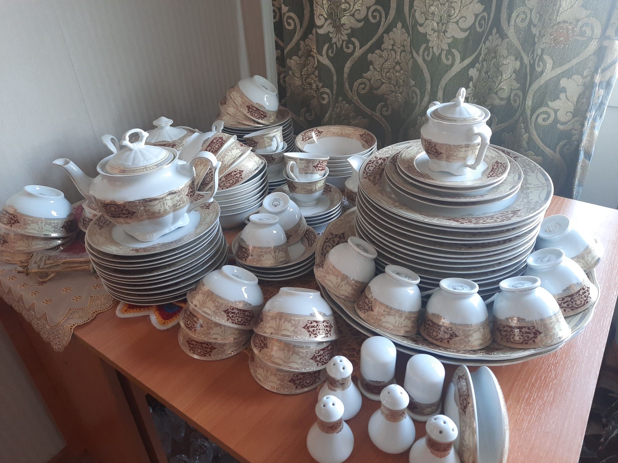 Сервиз на 12 персон из 120 предметов