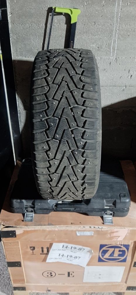 Зимняя резина Pirelli Ice Zero 255/45/17
