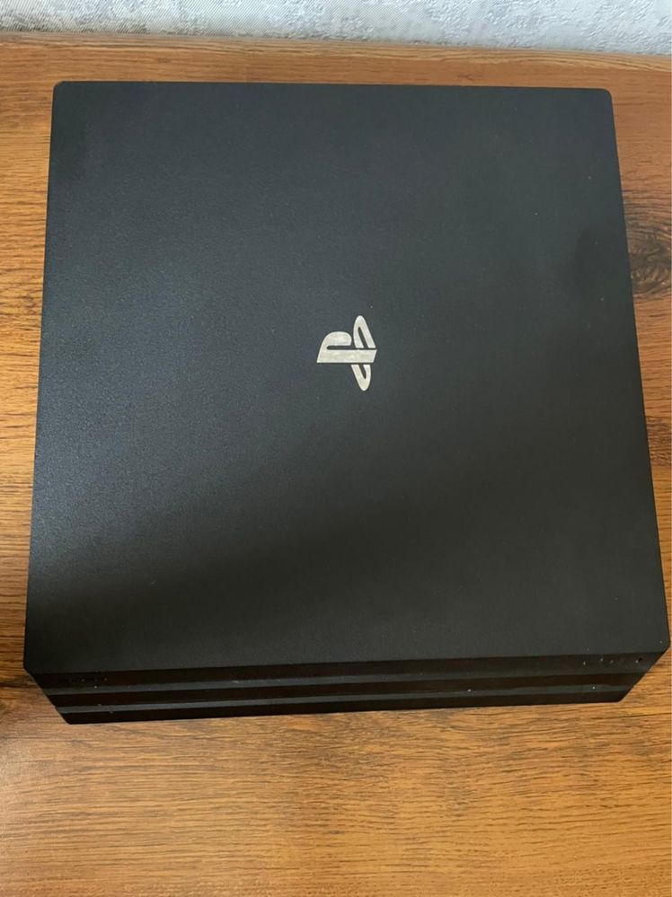 Продам PlayStation 4 Pro