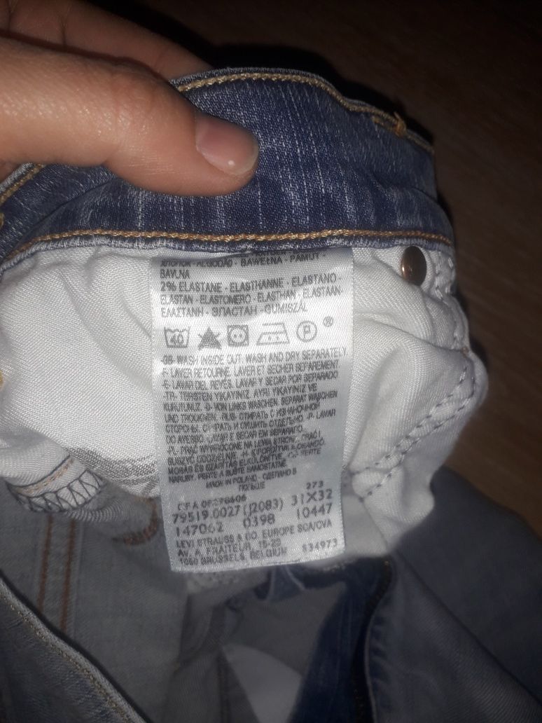Мужские фирменные джинсы Levi's размер 31/32