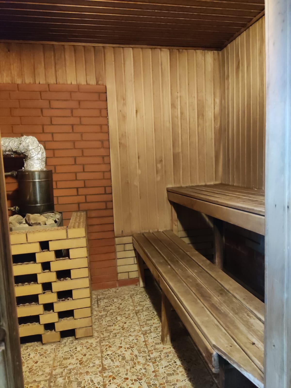 Семейная баня на дровах