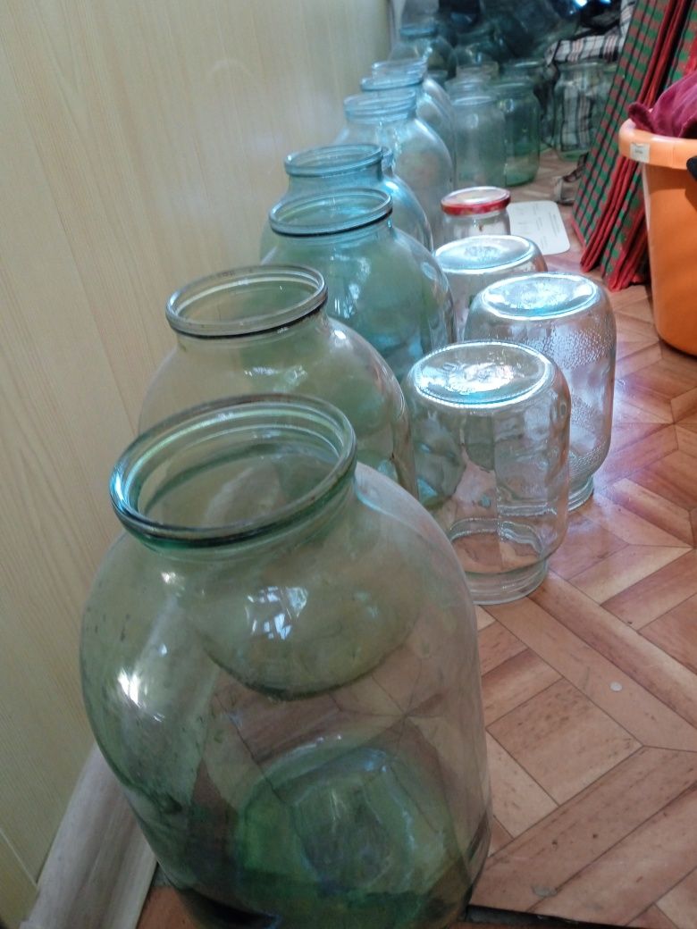 Продаю стеклянные банки разные