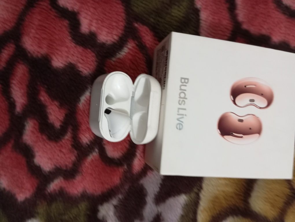 Samsung buds live