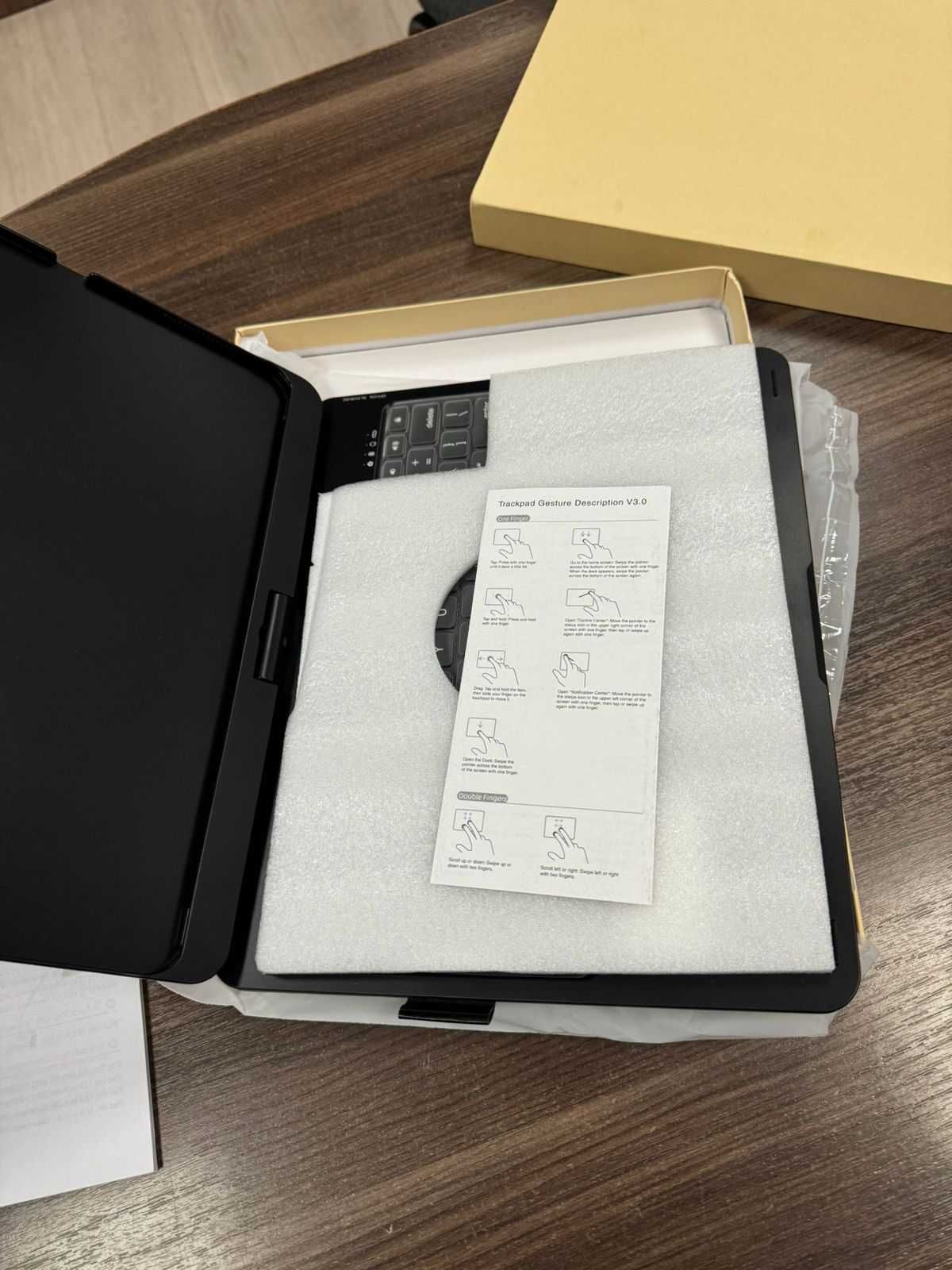 Чехол-клавиатура Kolude для IPad Pro 13 дюйм 2024 года