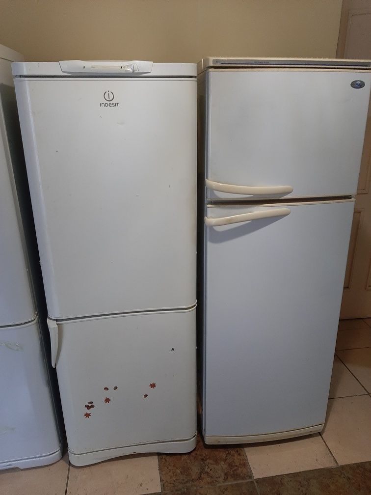 Холодильник Indesit  . Гарантия.. Доставка