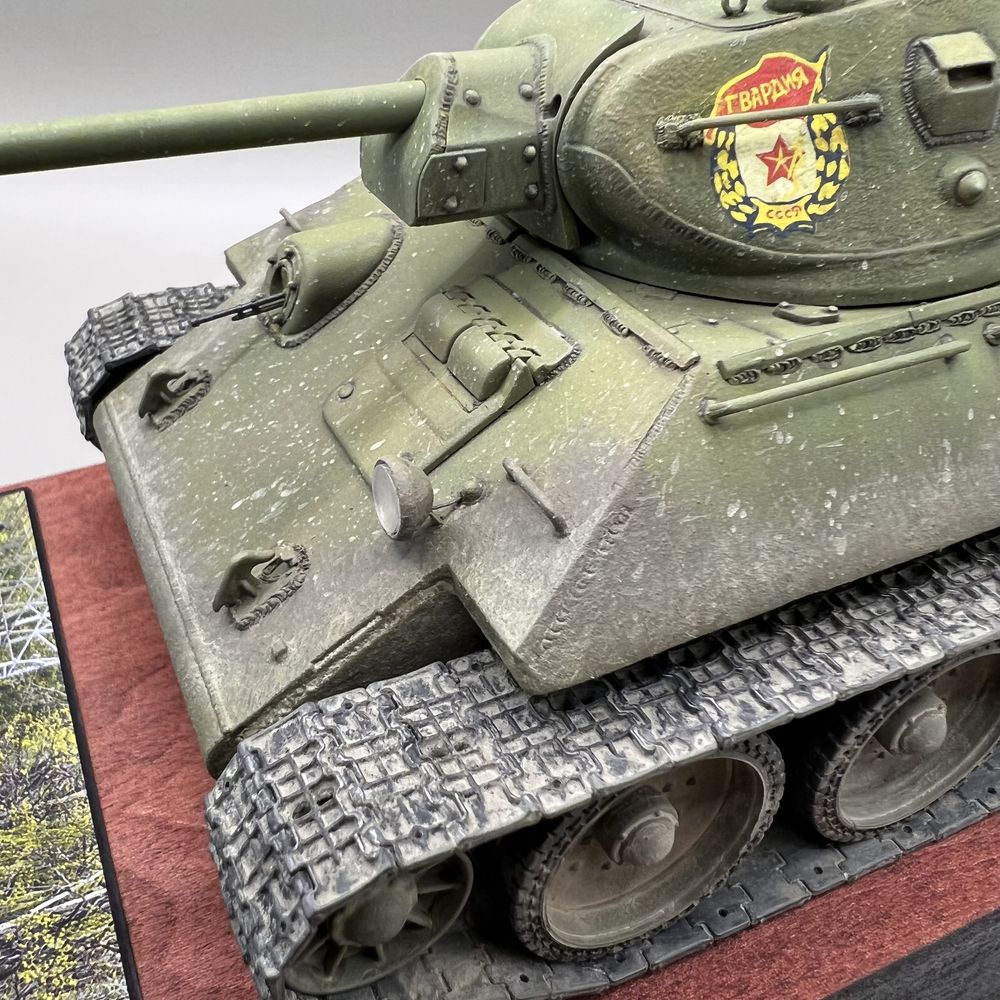 Готовая модель танка Т-34-76 от Dragon  «От рабочих Казахстана»
