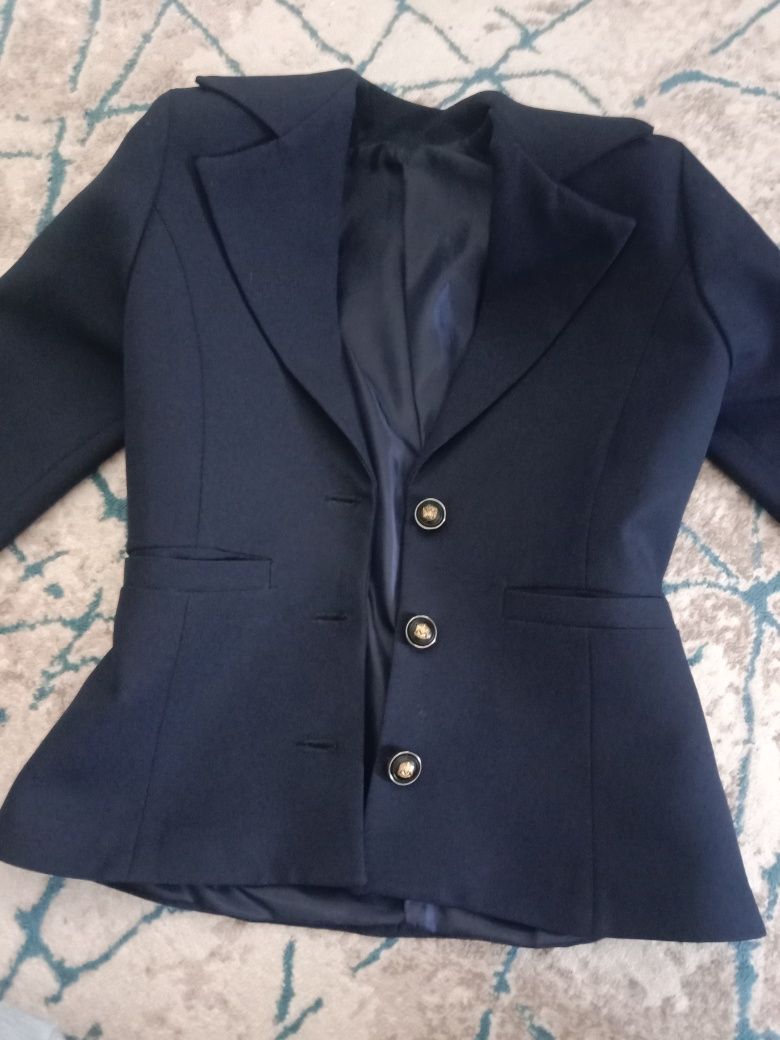 Продам школьную форму, комплектом + пиджак