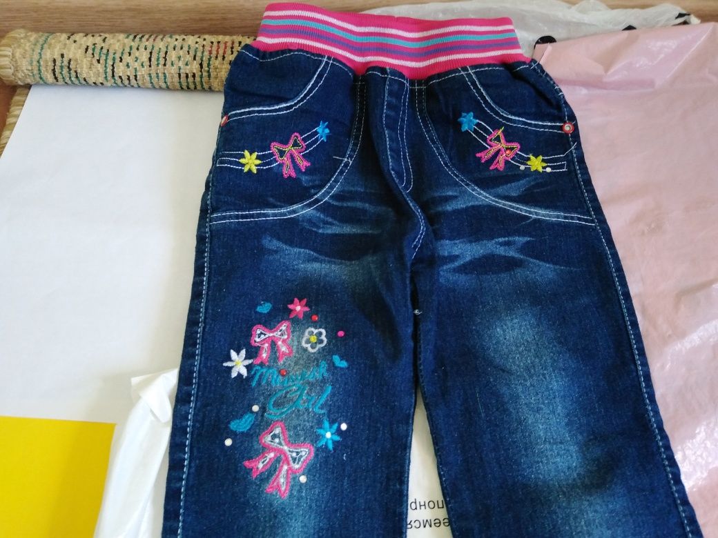 Продам новые детские джинсы
