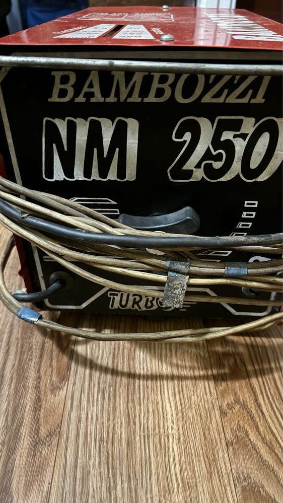 Продаю Сварочный аппарат Bambozzi nm 250