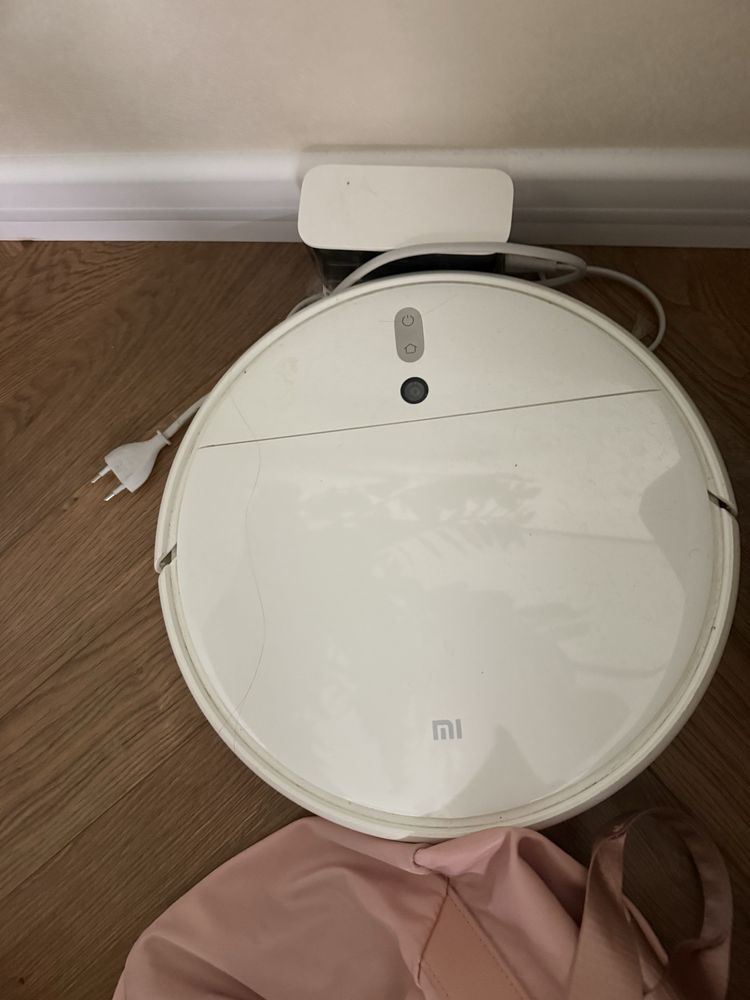 Продам робот пылесос xiaomi