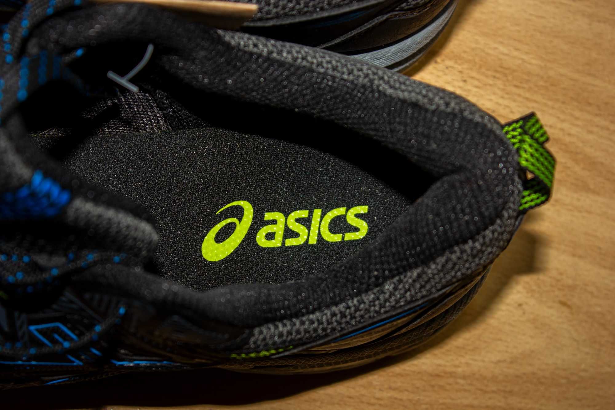 Продам новые кроссовки Asics Gel-Venture 8