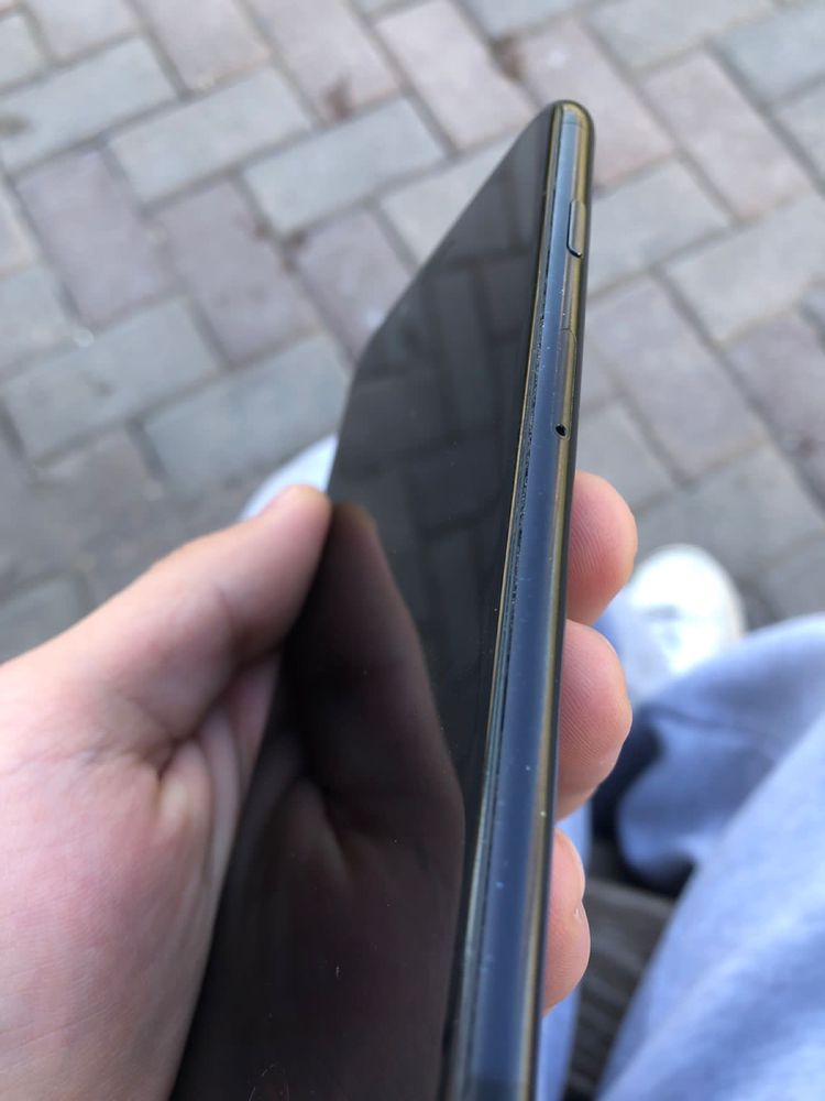 iphone se 2020 в хорошем состояние